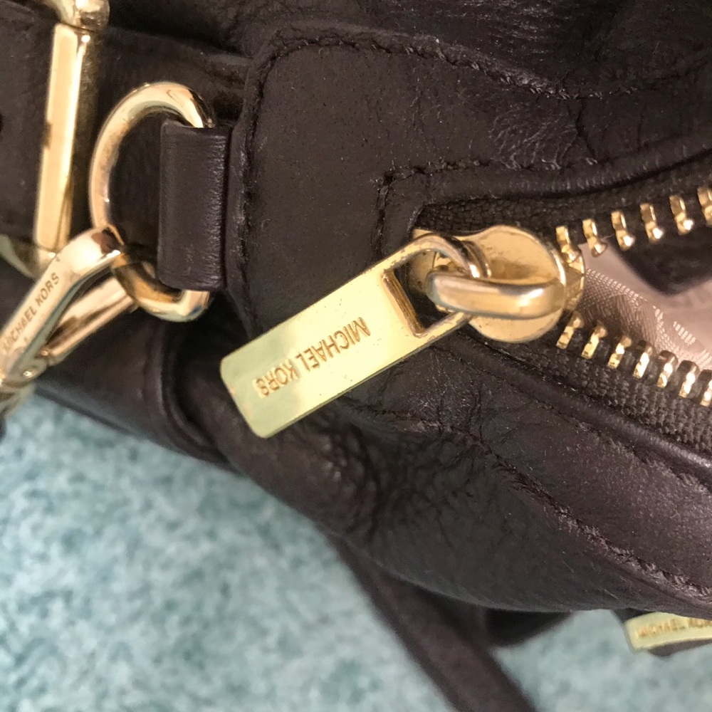 Michael Kors purse, leather * EUC - Picture 4 of 8